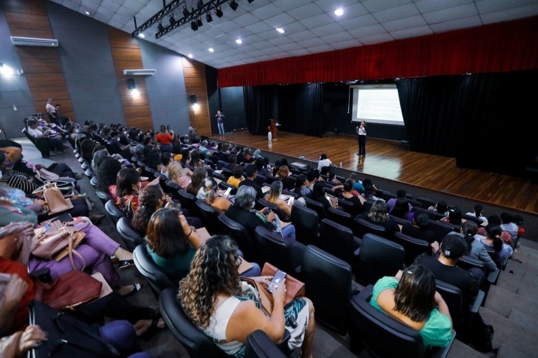 17397997921710955220capacita-professores-semed-leandro-morais-1011 (1)