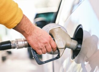 Petrobras reajusta diesel e preço sobe para distribuidoras a partir deste sábado