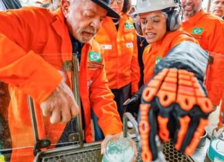 Lula defende estoque de petróleo para o “país não ficar chupando dedo”