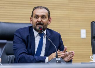 Recurso de R$ 372 mil destinado por Laerte Gomes garante iluminação para campo em Cacaulândia