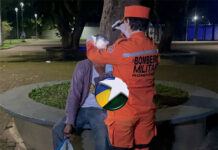 Homem é atacado com socos, chutes e pedrada na cabeça no centro de Porto Velho