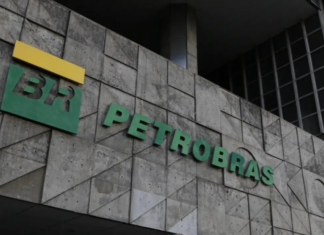 Petrobras diz que política de preço será a mesma em queda ou alta do petróleo