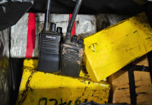 Traficante atira contra policiais, foge pela mata e abandona carro com 30 kg de drogas após perseguição