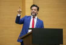 Lei de Delegado Camargo garante acesso de cães de terapia em locais públicos e privados e combate discriminação