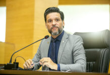 Lei de Delegado Camargo garante assentos preferenciais em bares e restaurantes e amplia inclusão em Rondônia