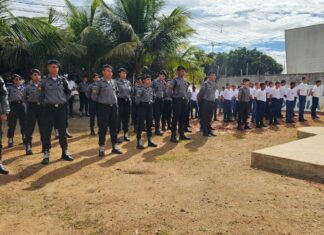 Thiago Flores comemora a reinauguração da sede da Polícia Militar Mirim em Ariquemes
