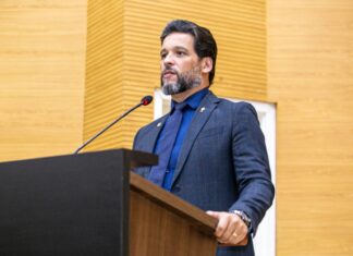 Delegado Camargo garante emenda de R$ 2,6 milhões para novo ônibus de pacientes em Ariquemes