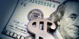 Dólar sobe e Bolsa afunda com petróleo no maior valor desde março