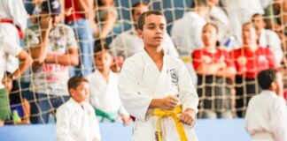 Deputado Alex Redano destaca trajetória de atleta durante Copa Credisis de Karatê