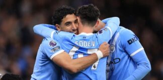 Manchester City vence Palace e fica a 2 pontos do Arsenal na Premier League