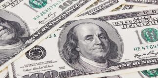 Dólar fica em R$ 5,00 mesmo com notícia de acordo final entre EUA-Irã