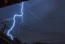 Ocorrências na rede elétrica por raios, chuvas e ventos crescem em Rondônia, aponta Energisa
