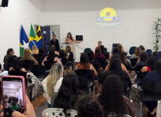 Servidoras são homenageadas pelo Dia das Mães no Prédio do Relógio