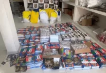Pirataria: camisas e 85 mil figurinhas da Copa são apreendidas em SP