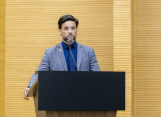 Delegado Camargo cobra explicações sobre água escura e com mau cheiro no Orgulho do Madeira