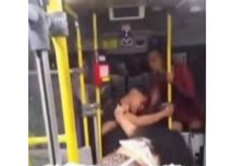 PORTO VELHO: Discussão por falta de pagamento de passagem termina em luta corporal dentro de ônibus