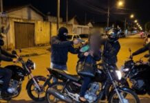 Assalto em Porto Velho: mulher é cercada por quatro criminosos e tem motocicleta roubada na zona Norte
