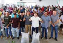 Alex Redano acompanha entrega de condicionadores de solo para 131 produtores rurais em Novo Horizonte d’Oeste