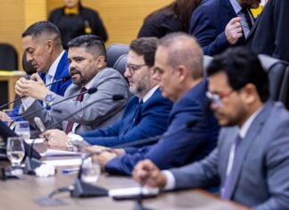 Assembleia aprova PEC que garante acúmulo de cargos para policiais e bombeiros militares