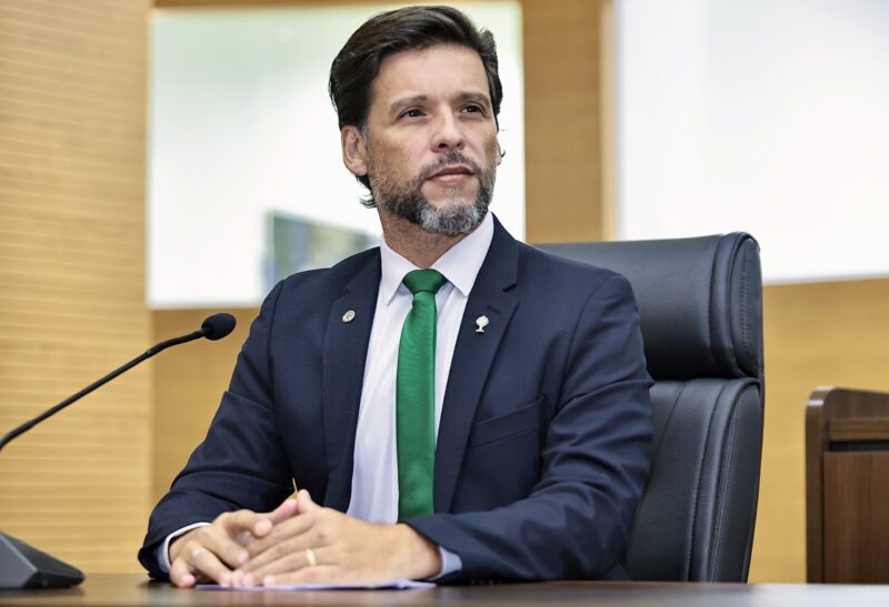 Aprovado projeto de Delegado Camargo que garante aos pais o direito de decidir sobre atividades de gênero nas escolas
