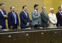 Alex Redano e Cirone Deiró homenageiam personalidades na Alero