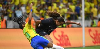 Brasil é batido pelos EUA em amistoso em Fortaleza com recorde de público