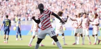 Com um a menos, EUA anulam Bósnia e estão nas oitavas da Copa do Mundo