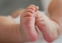 Bebê é encontrado vivo em necrotério quase 6 horas após ser declarado morto