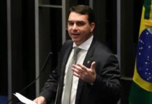 PGR pede que Flávio Bolsonaro seja ouvido por calúnia contra Lula