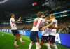Com um a menos, Inglaterra derruba México no Azteca e segue na Copa
