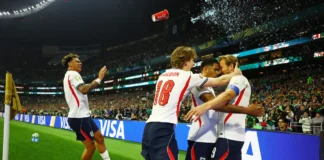 Com um a menos, Inglaterra derruba México no Azteca e segue na Copa