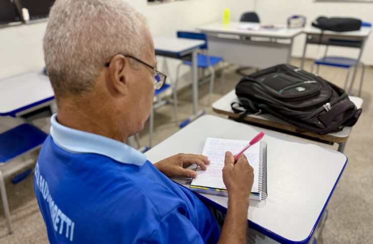 Escola Barão do Solimões abre matrículas para Educação de Jovens e Adultos com oferta de 105 vagas no ensino médio