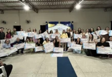 Prefeitura de Theobroma realiza cerimônia de premiação e reconhece profissionais de destaque da Rede Municipal de Ensino