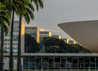 Congresso se aproxima do recesso sem votar PEC 6×1 e PL da Misoginia