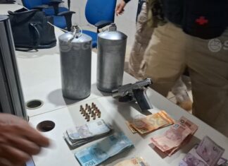 PRF apreende mais de 72 kg de mercúrio, arma, ouro e dinheiro durante fiscalização na BR-319