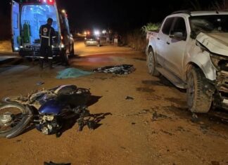 Duas crianças morrem após colisão entre motocicleta e caminhonete em Nova Mamoré