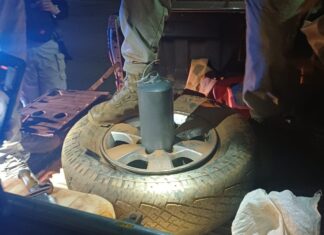 PRF apreende 72,4 kg de mercúrio, arma e ouro em caminhonete na BR-319