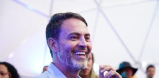 Léo Moraes entrega o que não conseguiram em anos na educação de Porto Velho