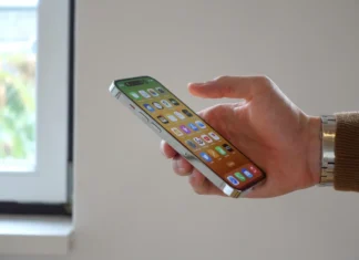 Ligação de emergência: iPhone agora compartilha câmera ao vivo com 190