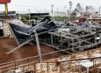Palco da Expoari desaba durante ventania em Ariquemes um dia após o fim da feira