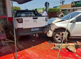 Grave acidente entre Strada e RAV4 deixa passageira ferida em Porto Velho