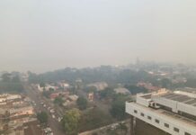 Manaus enfrenta pior camada de fumaça do ano após temperatura recorde de 38,6°C