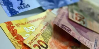 Juros para famílias sobem em agosto e inadimplência chega a 6%