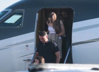 Flávio Bolsonaro recebe autorização humanitária para ficar nos EUA por um ano