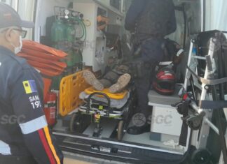 Motociclista fica gravemente ferido após carro entrar em posto e provocar acidente em Porto Velho