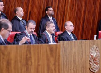 TSE determina que imagem de terceiros seja borrada em propaganda eleitoral de Lula