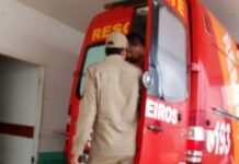 Homem é alvejado a tiros por dupla em motocicleta